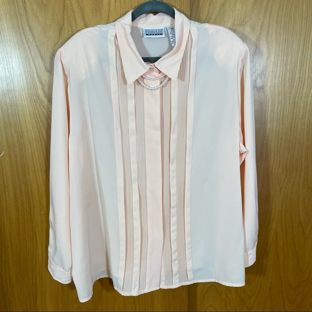 Christie & Jill Woman, Blouse with Pearl Necklace attachment, Size 24W.
